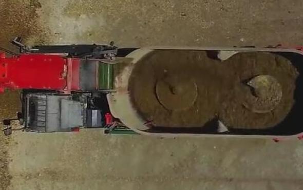 库恩公司SPW系列自走式全混日料车