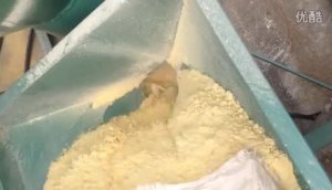 一科重工9FH系列饲料搅拌机作业视频