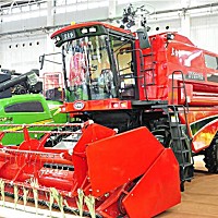 东方红4LZ-12C谷物联合收割机
